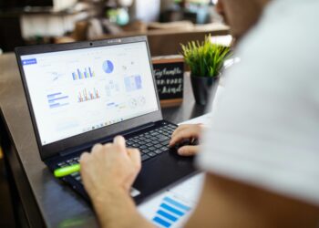 Predict, Adapt, Profit! How Crash Game Patterns Can Inspire Better Data-Driven Decisions