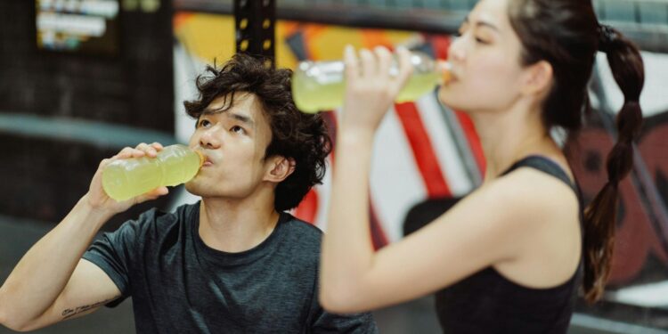 The 10 Best Electrolyte Drinks for Runners, Compared on Sodium, Carbs and Cost