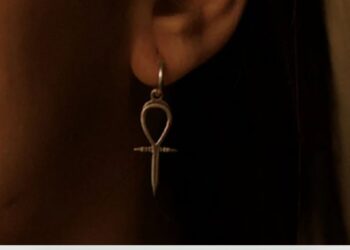 Dark Elegance: How Medieval and Gothic Jewelry Expressed Power, Faith, and Mortality