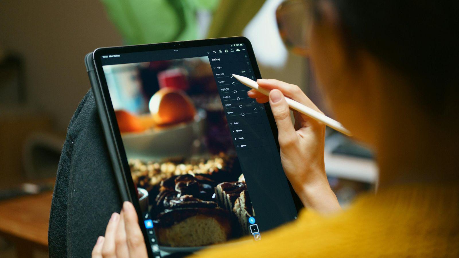 Why are Americans turning to international digital platforms?