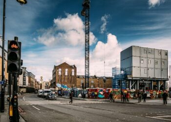 Music Halls, Market Towns, and Urban Traditions of the Isles