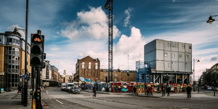 Music Halls, Market Towns, and Urban Traditions of the Isles