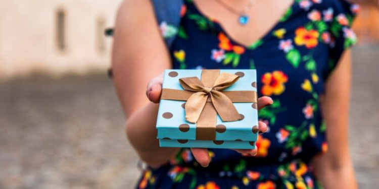 How Gifts Help People Stay Connected to Caribbean Culture