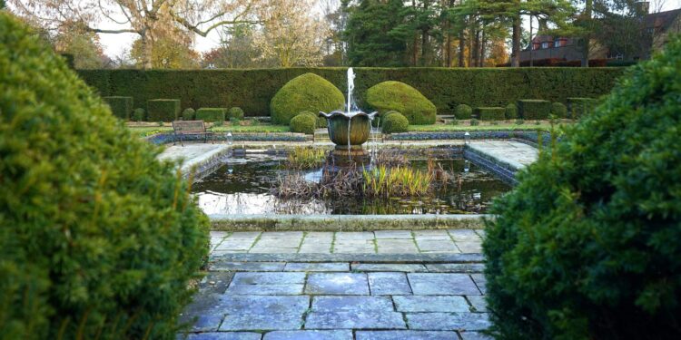 What Homeowners Should Know About Fountains in the Garden?