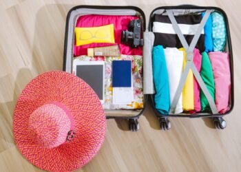 Minimalist Tropical Packing: How to Fit a Multi-Island Escape into One Carry-On