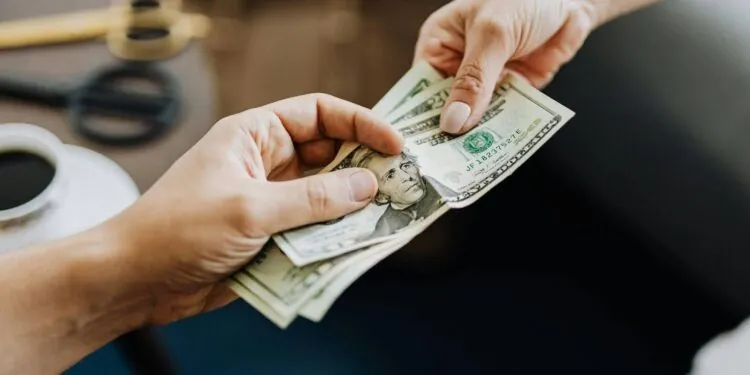 Evaluating Payday and Personal Loans: A Guide to Short-Term Financial Solutions